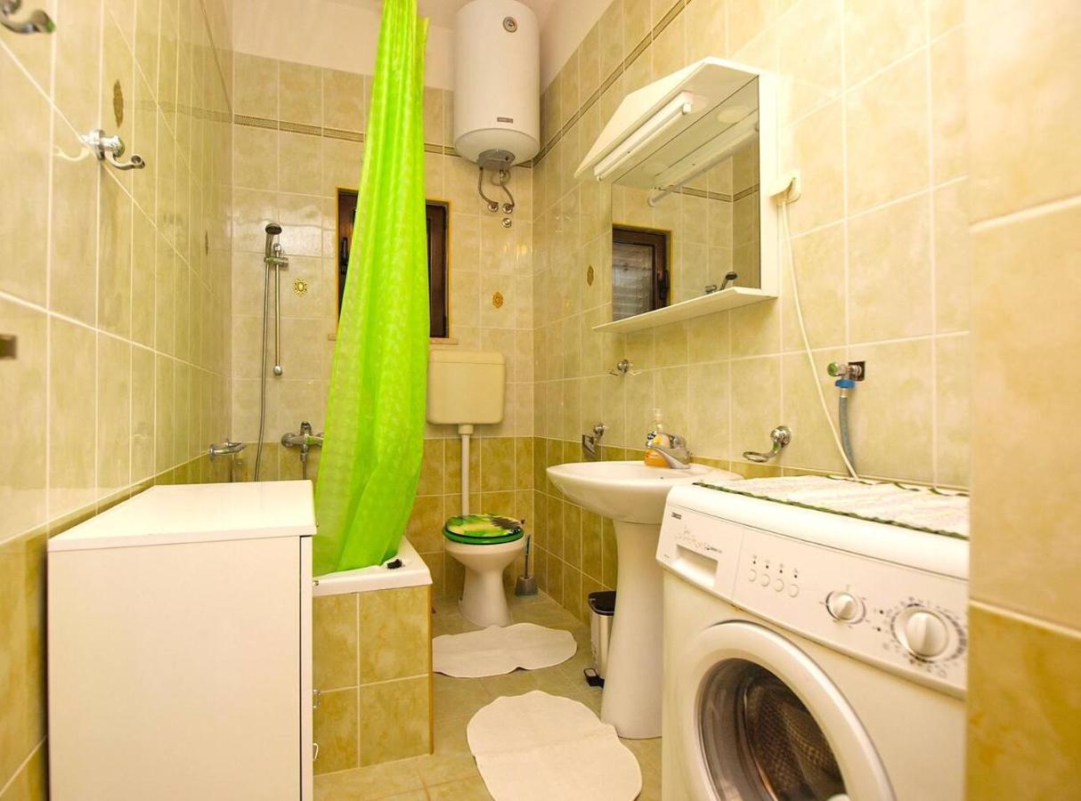 Alma Apartment 波雷奇 外观 照片