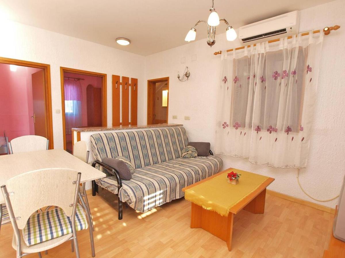 Alma Apartment 波雷奇 外观 照片
