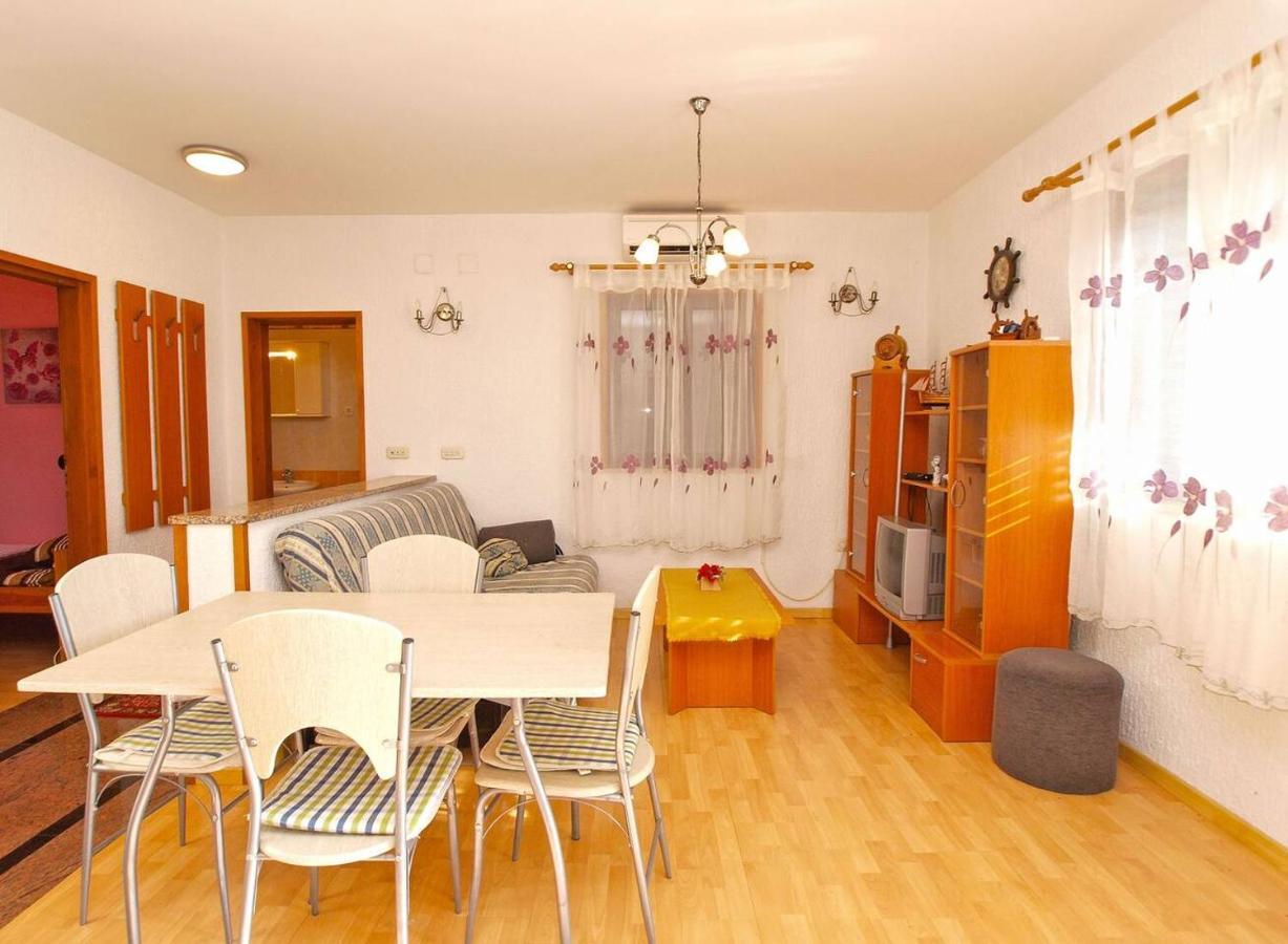 Alma Apartment 波雷奇 外观 照片