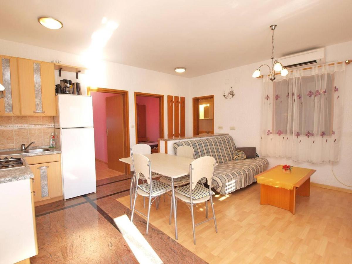 Alma Apartment 波雷奇 外观 照片